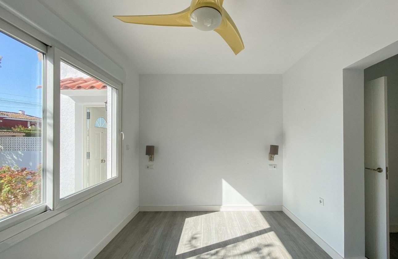 Resale - Villa - Torrevieja - Aguas Nuevas