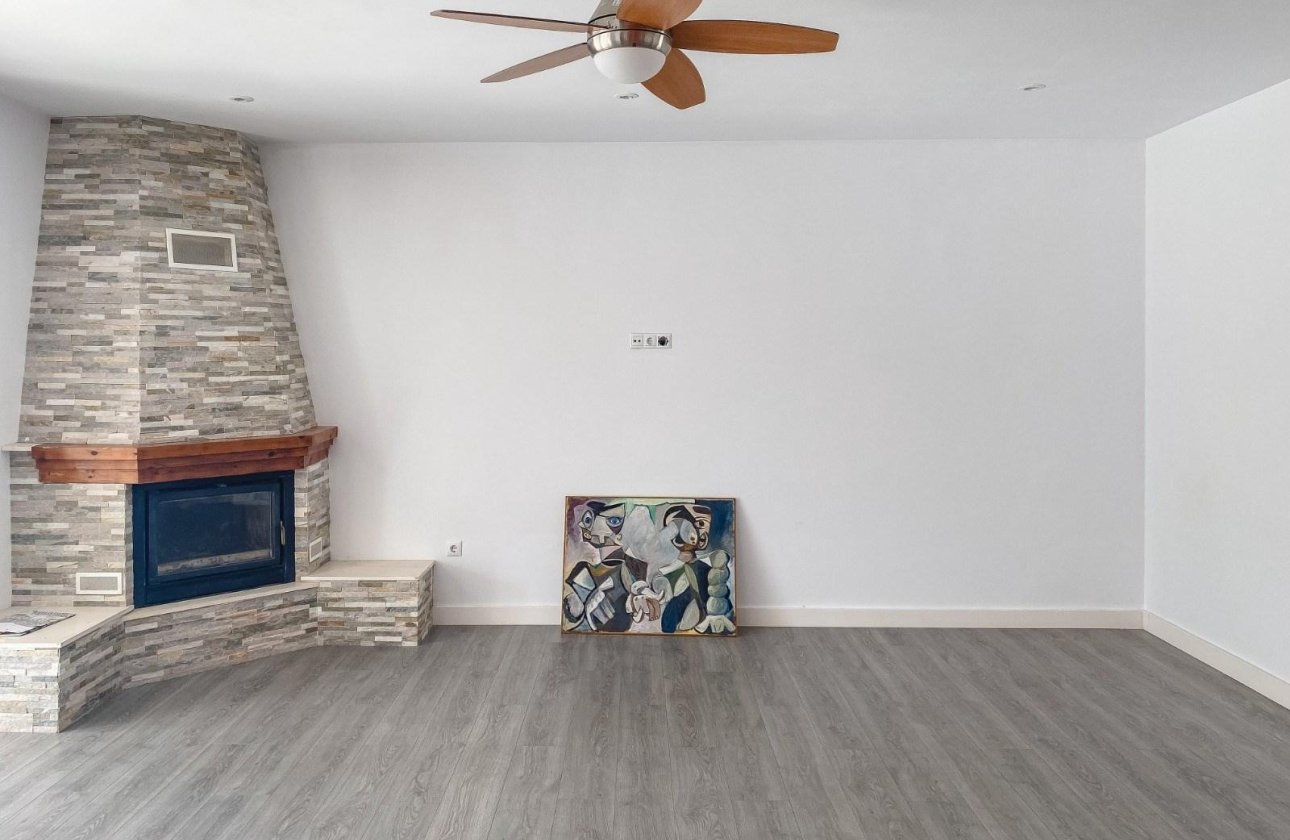 Resale - Villa - Torrevieja - Aguas Nuevas