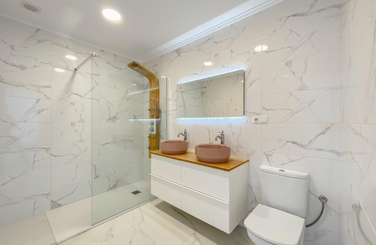 Resale - Villa - Torrevieja - Aguas Nuevas