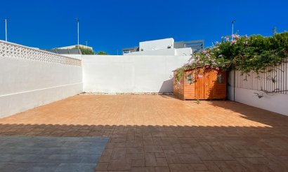 Resale - Villa - Torrevieja - Aguas Nuevas