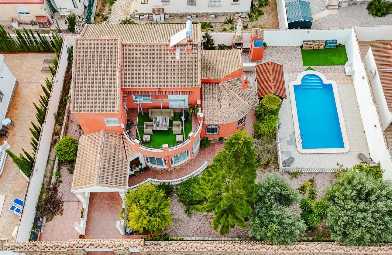 Resale - Villa - Torrevieja - La Siesta