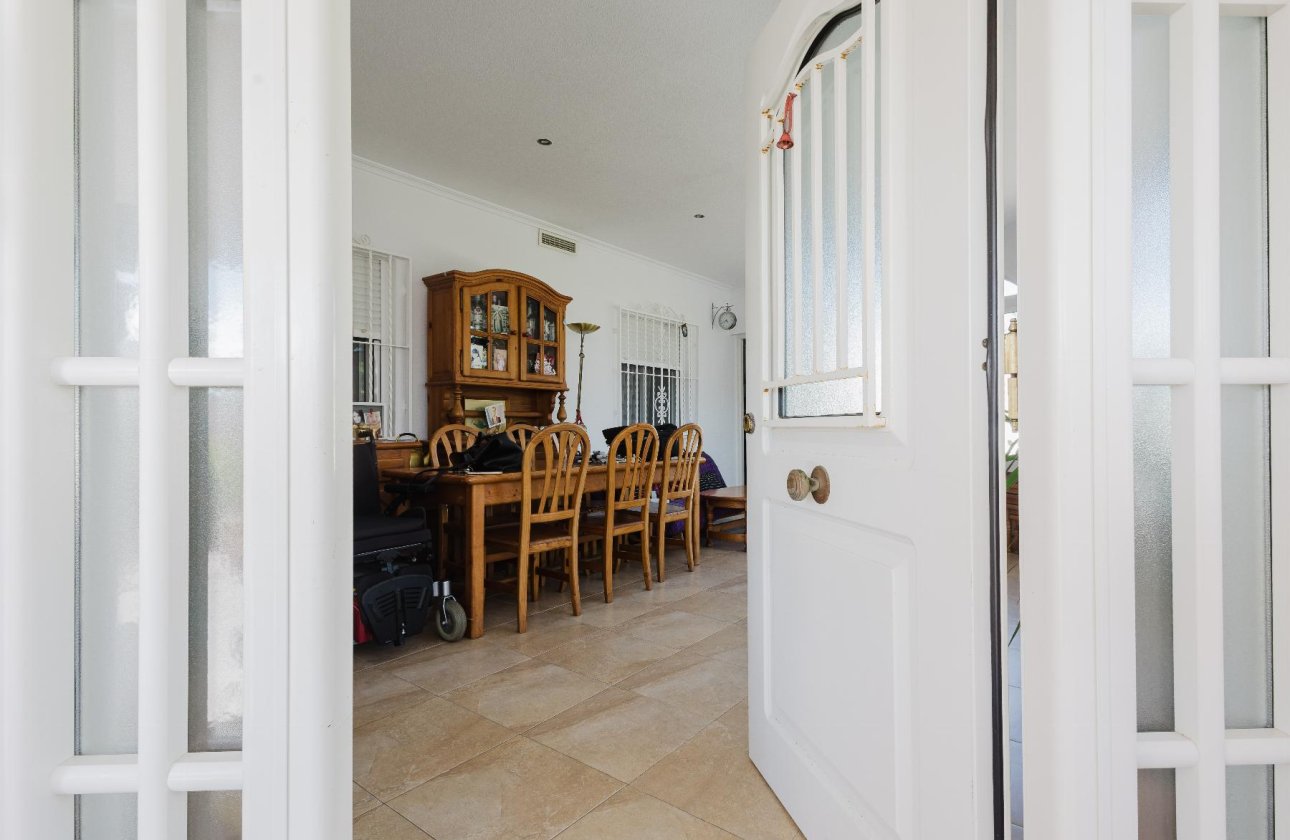 Resale - Villa - Torrevieja - La Siesta