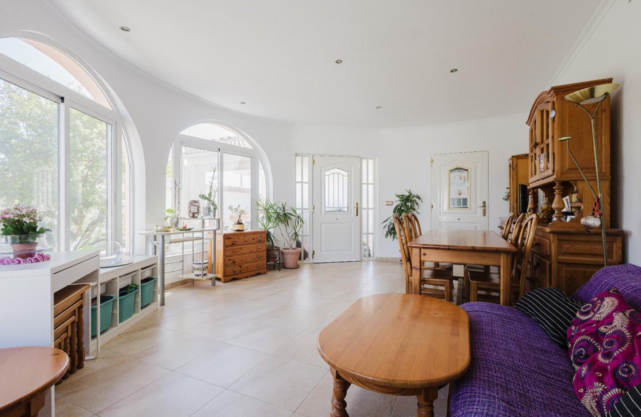 Resale - Villa - Torrevieja - La Siesta