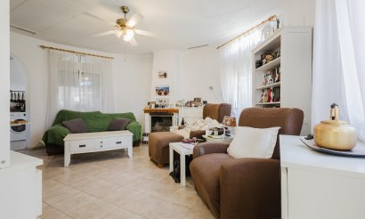 Resale - Villa - Torrevieja - La Siesta