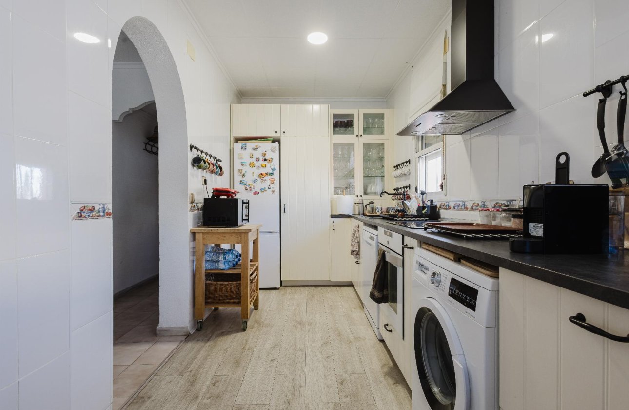 Resale - Villa - Torrevieja - La Siesta