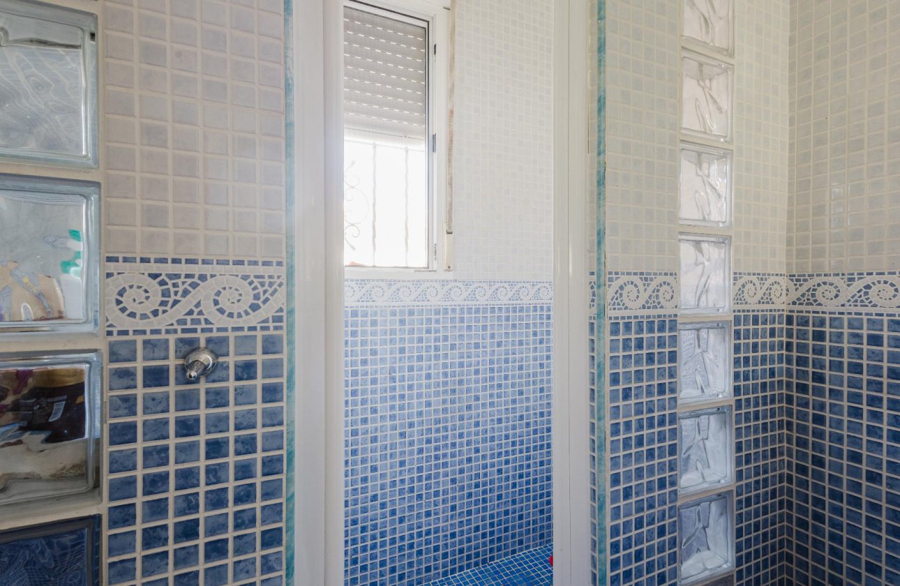 Resale - Villa - Torrevieja - La Siesta