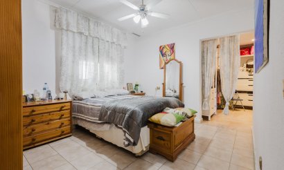 Resale - Villa - Torrevieja - La Siesta