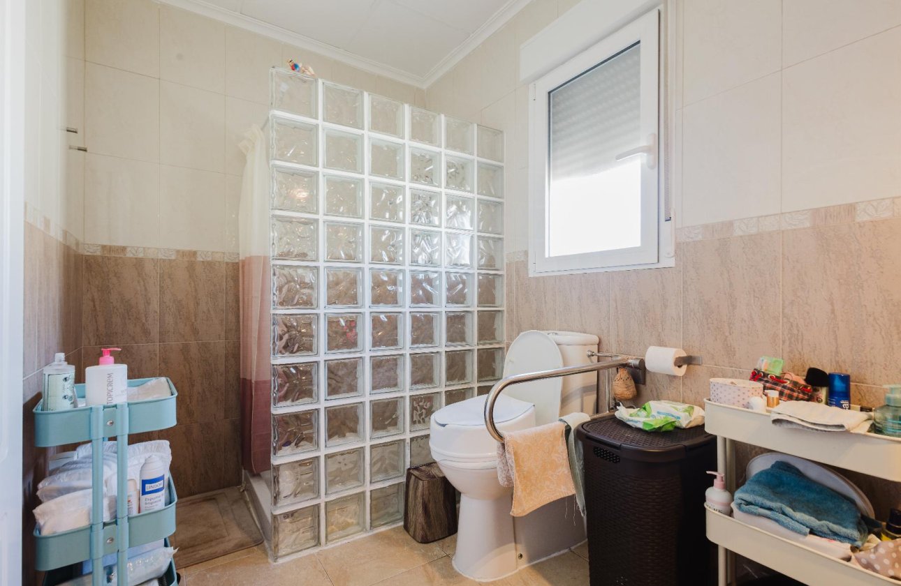 Resale - Villa - Torrevieja - La Siesta