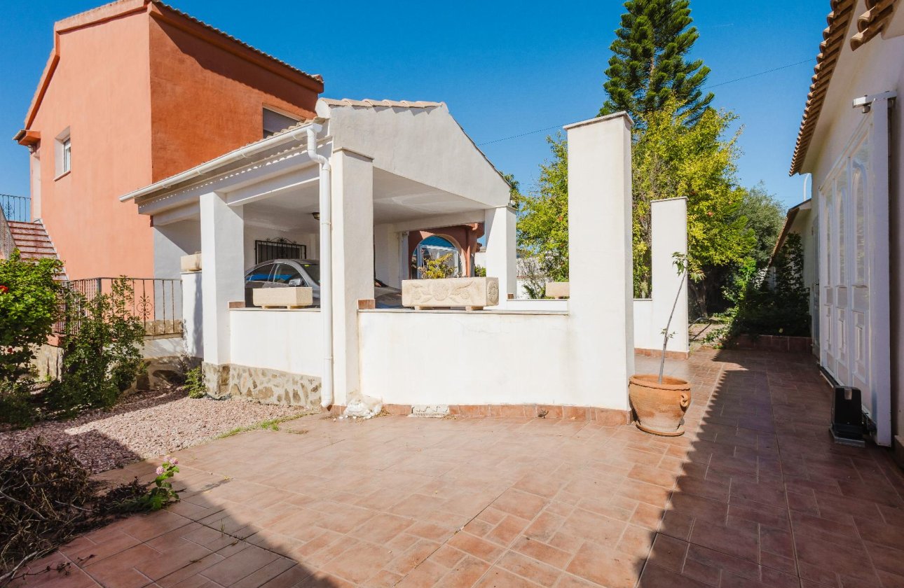 Resale - Villa - Torrevieja - La Siesta