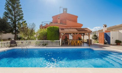 Resale - Villa - Torrevieja - La Siesta