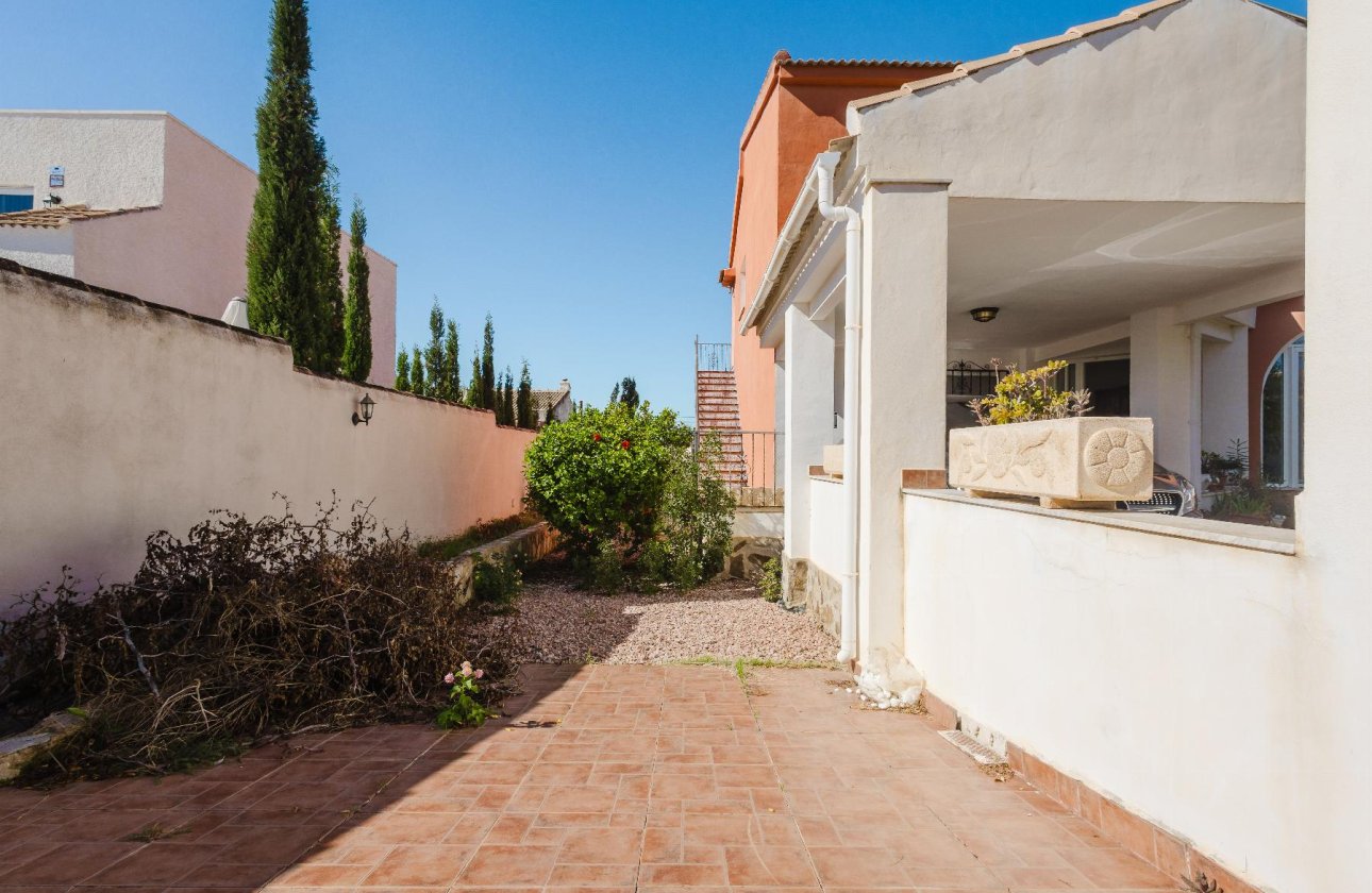 Resale - Villa - Torrevieja - La Siesta