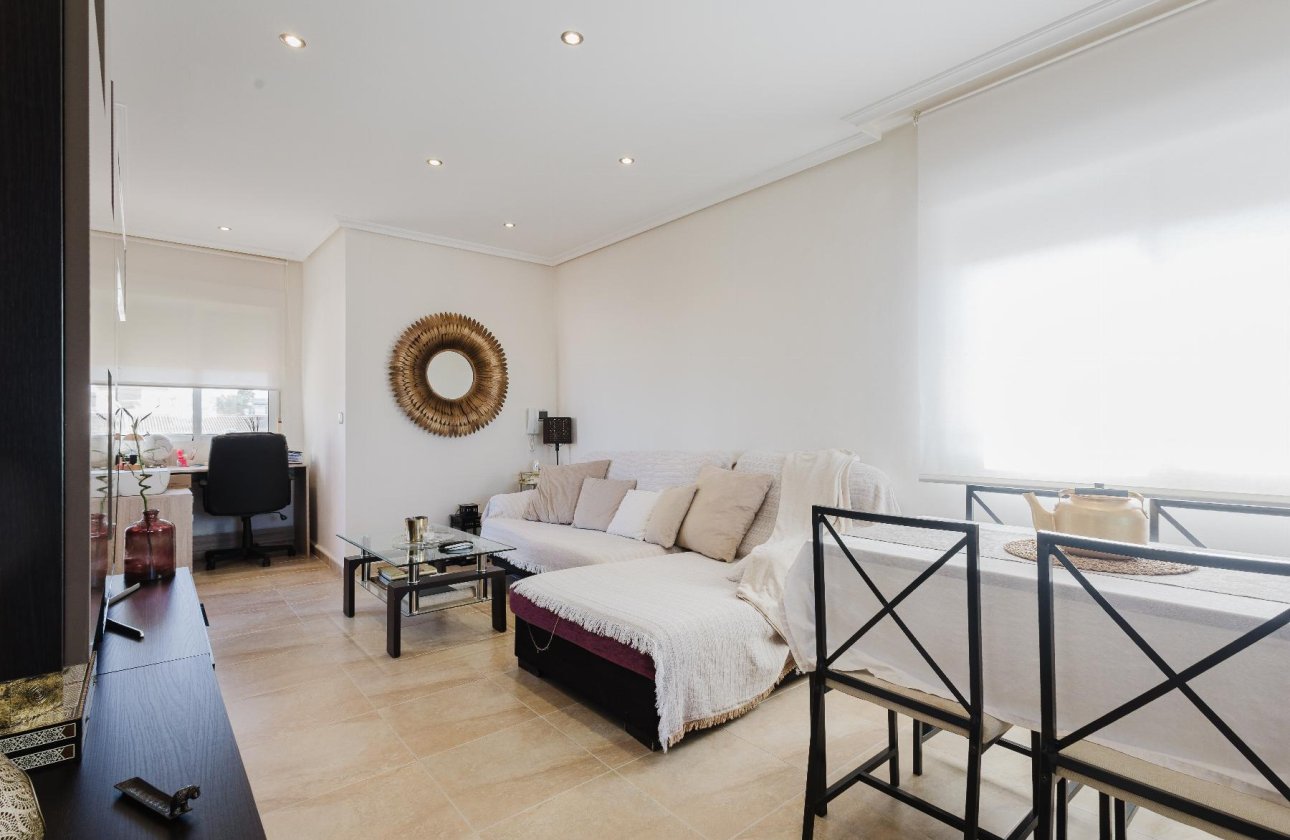 Resale - Villa - Torrevieja - La Siesta