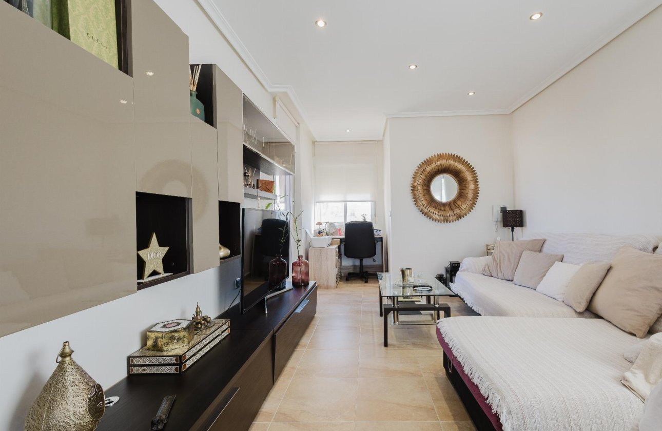 Resale - Villa - Torrevieja - La Siesta