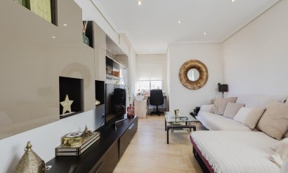 Resale - Villa - Torrevieja - La Siesta