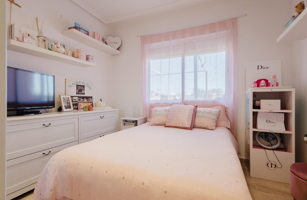 Resale - Villa - Torrevieja - La Siesta