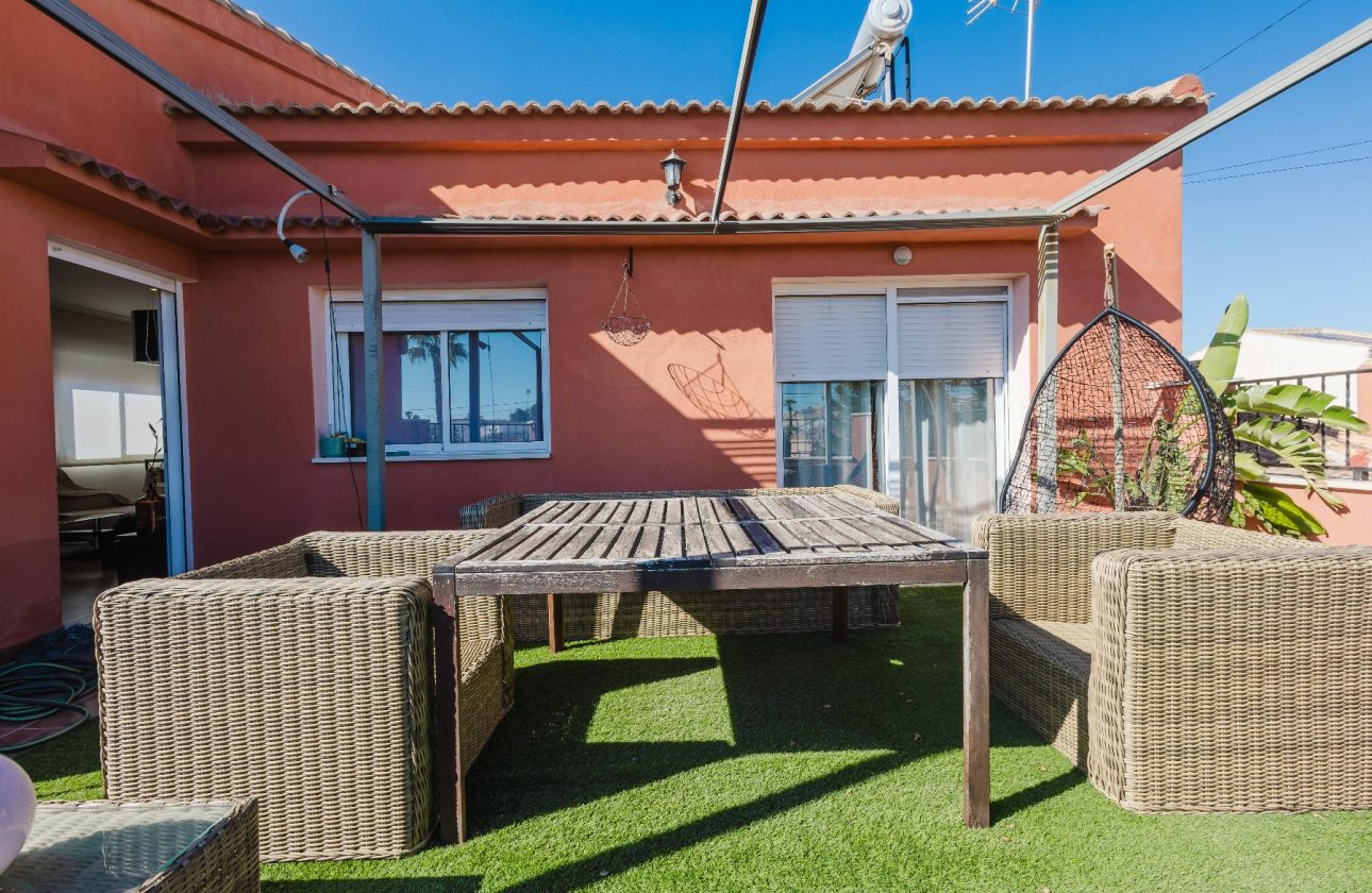 Resale - Villa - Torrevieja - La Siesta