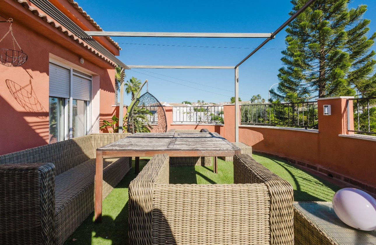 Resale - Villa - Torrevieja - La Siesta