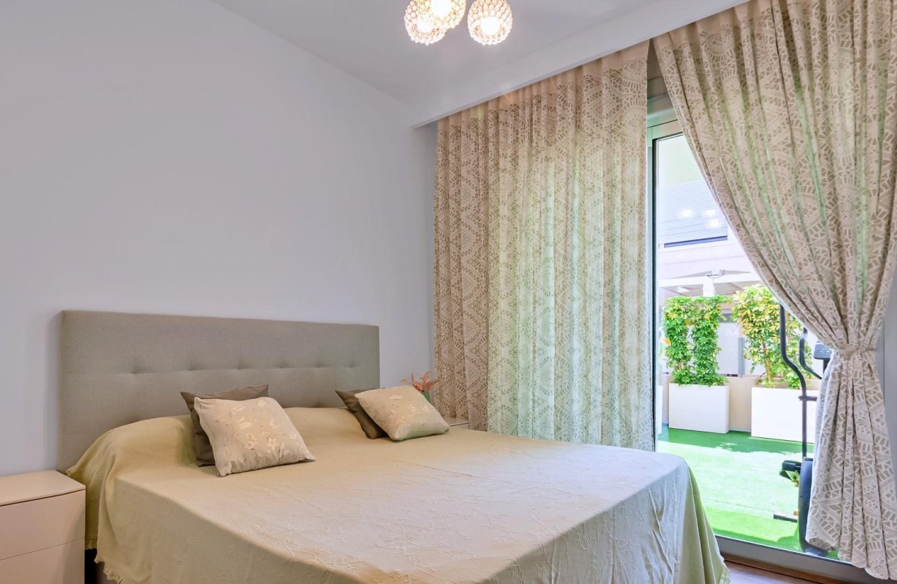 Resale - Villa - Pilar de la Horadada - Pueblo Latino