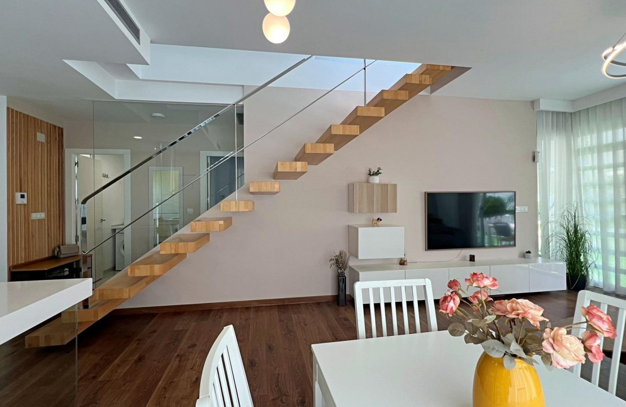 Resale - Villa - Pilar de la Horadada - Pueblo Latino