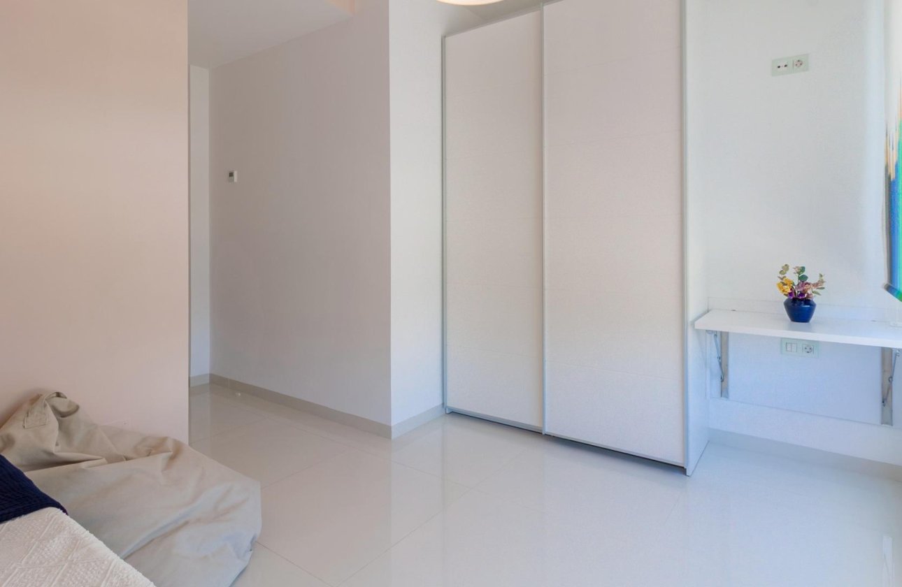 Resale - Villa - Pilar de la Horadada - Pueblo Latino