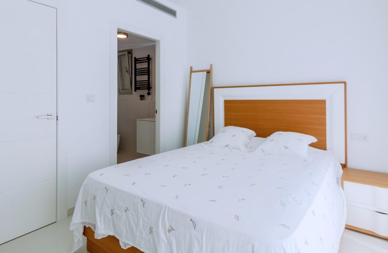 Resale - Villa - Pilar de la Horadada - Pueblo Latino