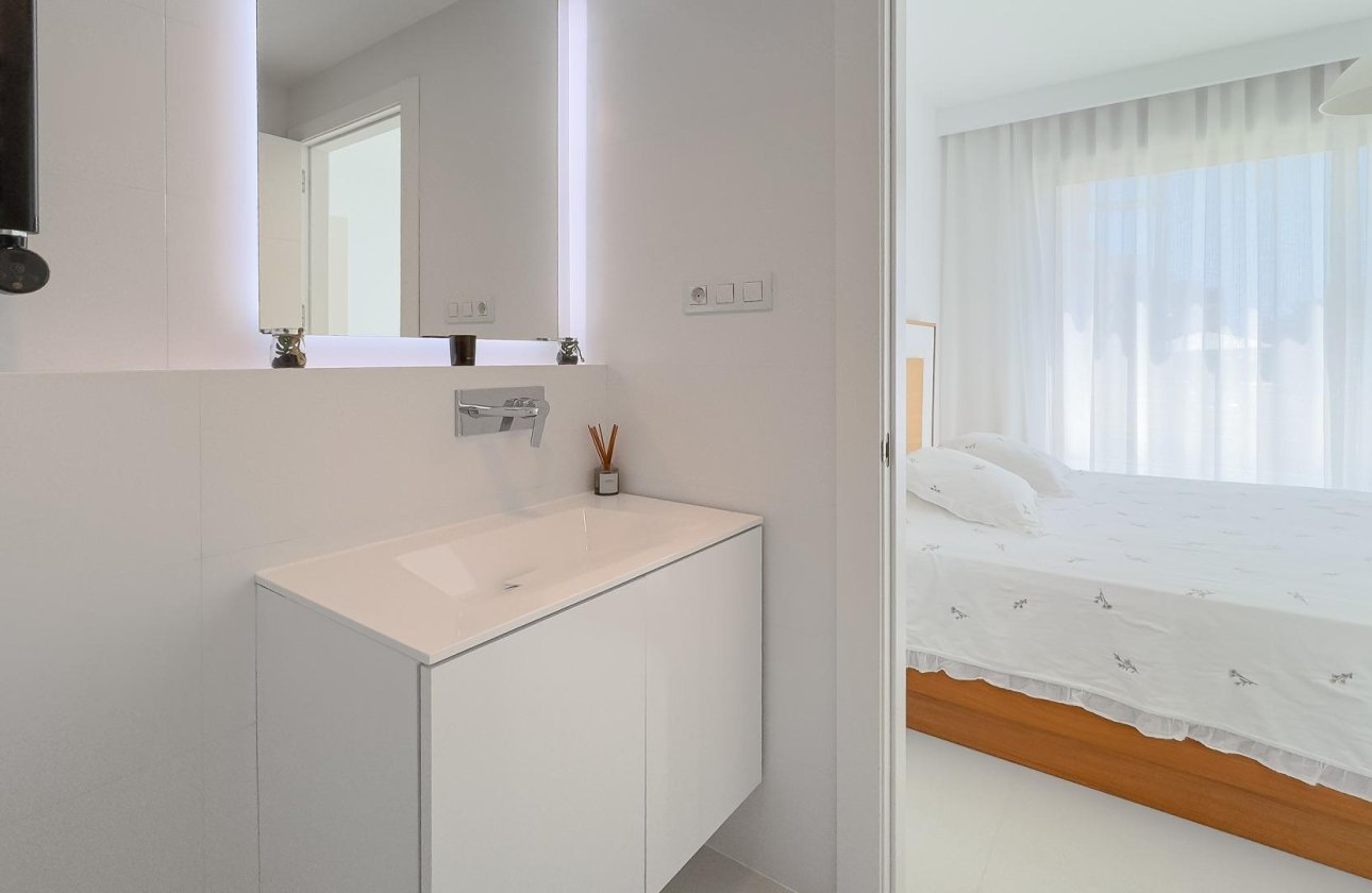 Resale - Villa - Pilar de la Horadada - Pueblo Latino