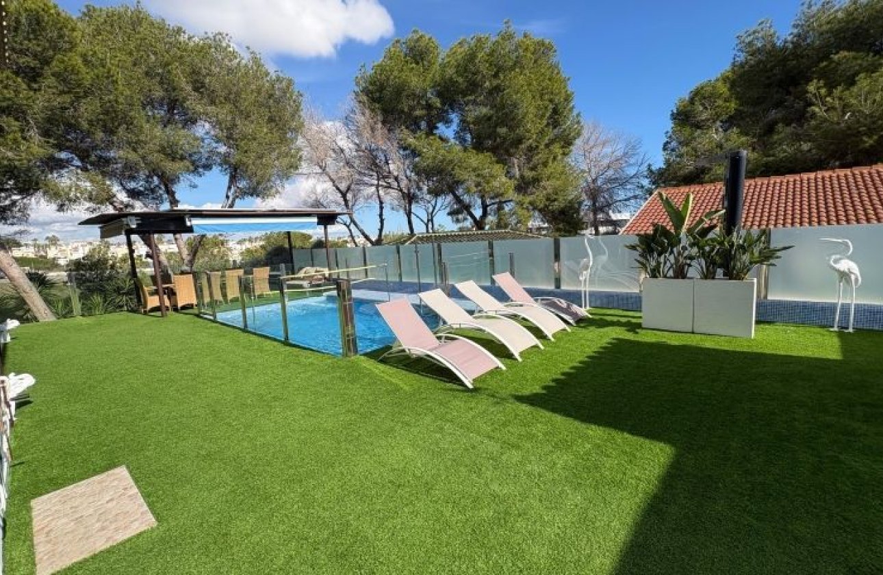 Resale - Villa - Orihuela Costa