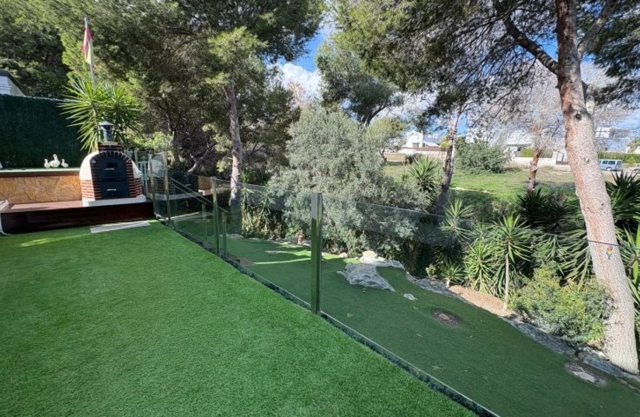 Resale - Villa - Orihuela Costa