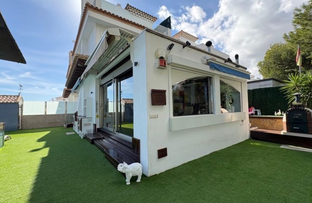 Resale - Villa - Orihuela Costa