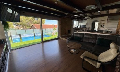 Resale - Villa - Orihuela Costa