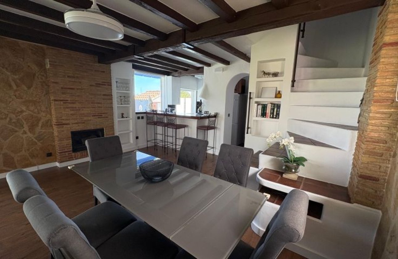 Resale - Villa - Orihuela Costa