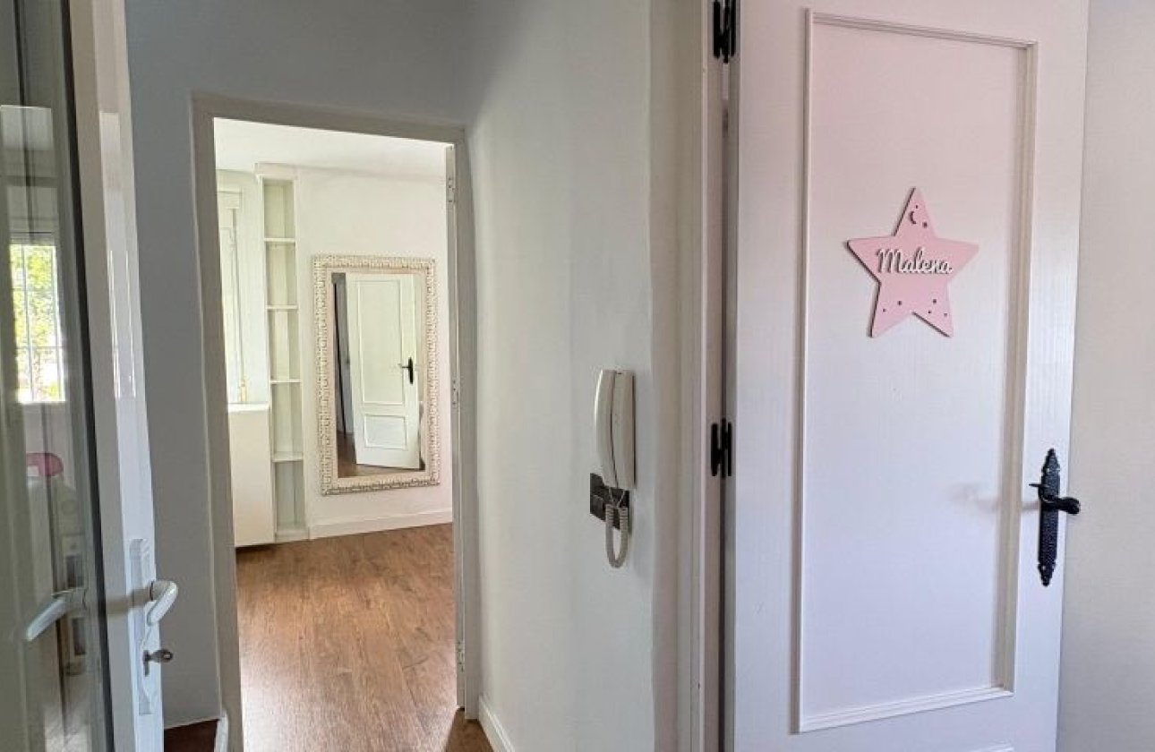 Resale - Villa - Orihuela Costa