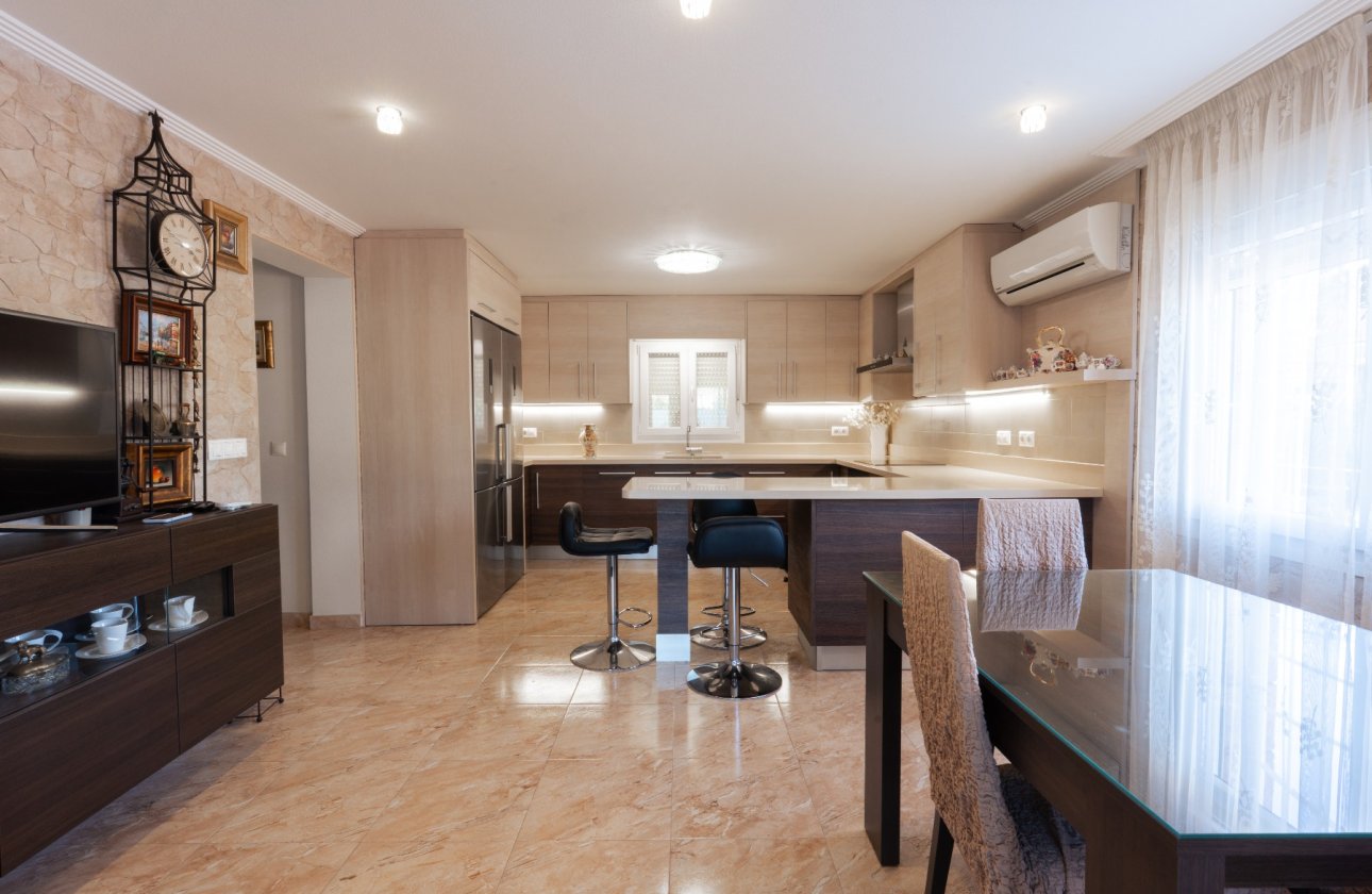 Reventa - Villa / Semi detached - Torrevieja - Los Balcones