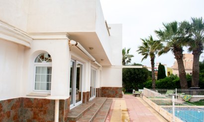 Resale - Villa - Cartagena - La Manga del Mar Menor