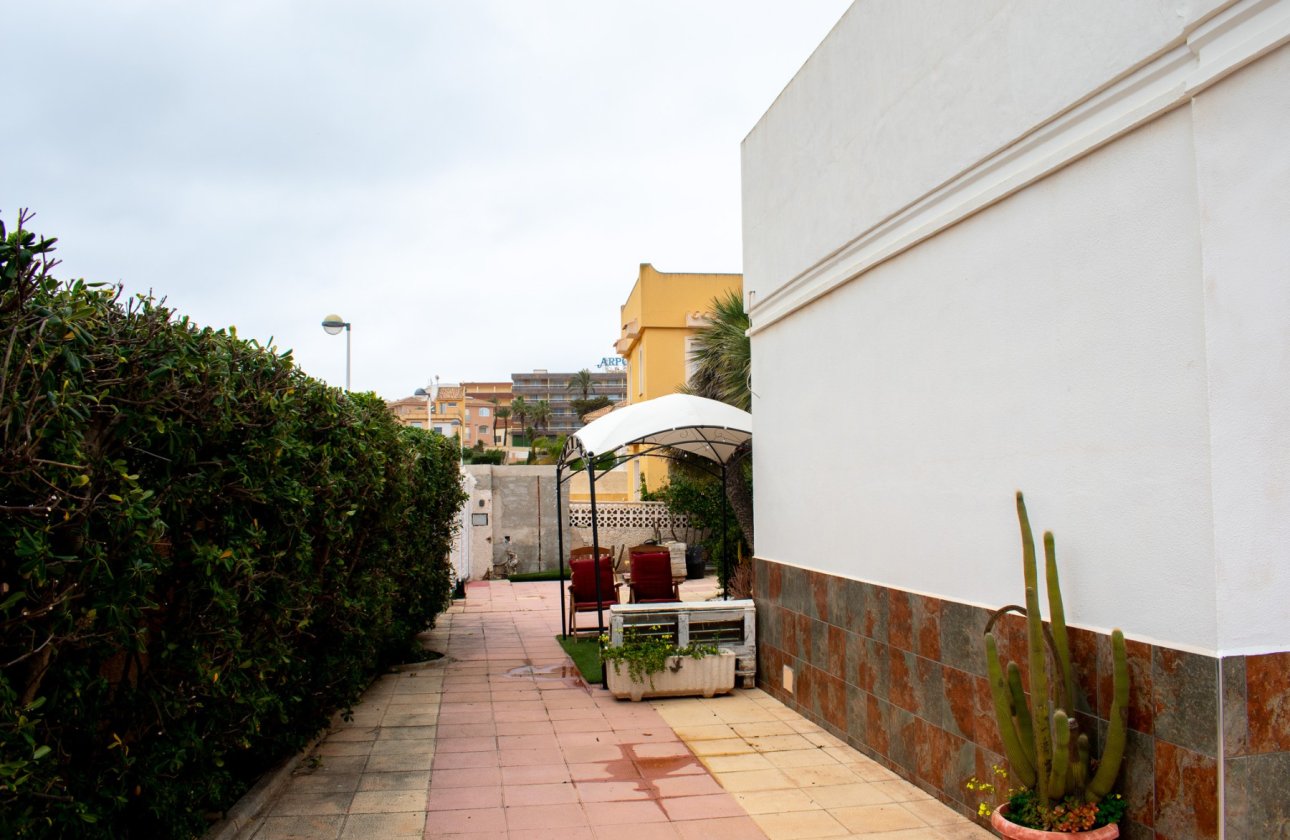 Resale - Villa - Cartagena - La Manga del Mar Menor