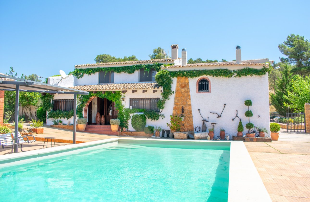 Resale - Villa - Onil