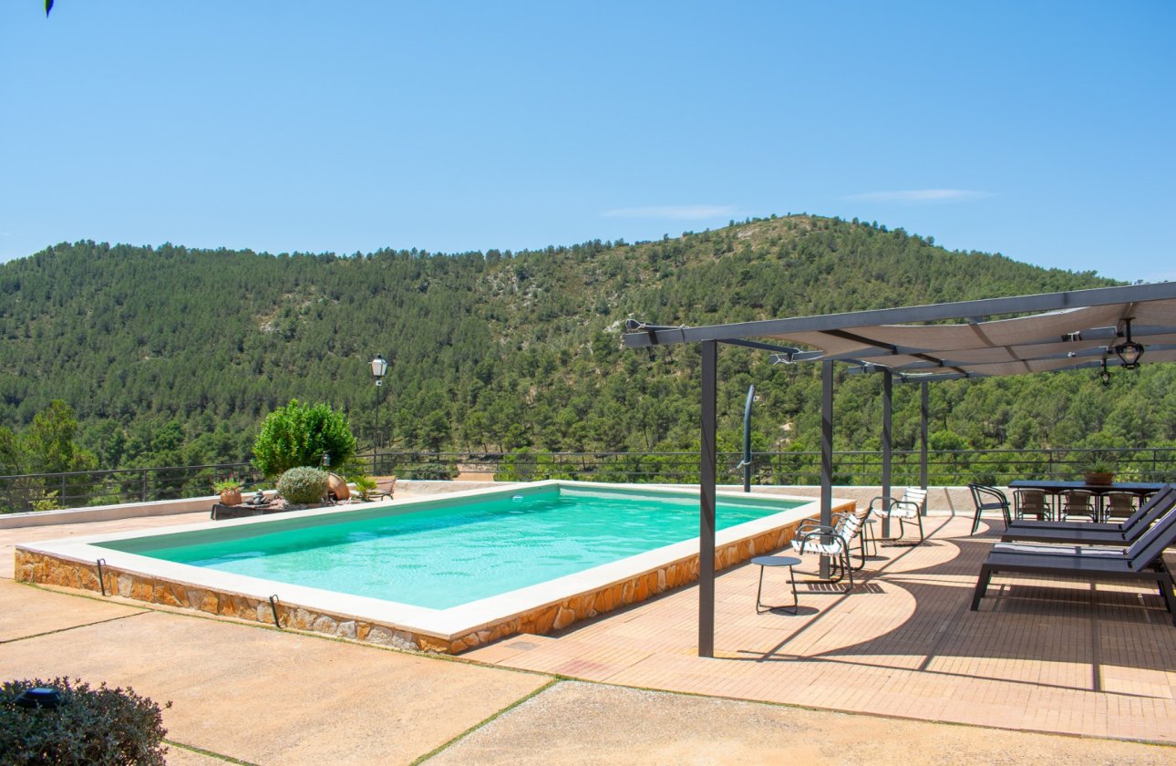 Resale - Villa - Onil