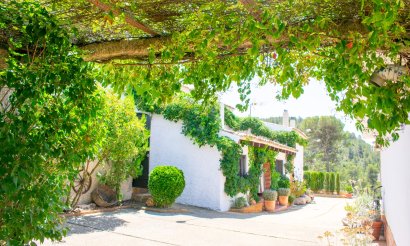 Resale - Villa - Onil