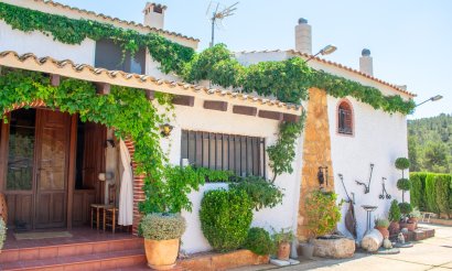 Resale - Villa - Onil