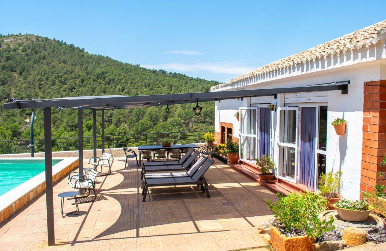 Resale - Villa - Onil