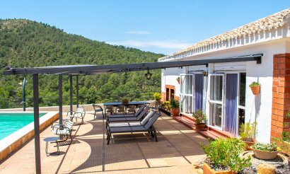 Resale - Villa - Onil