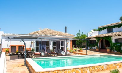 Resale - Villa - Onil