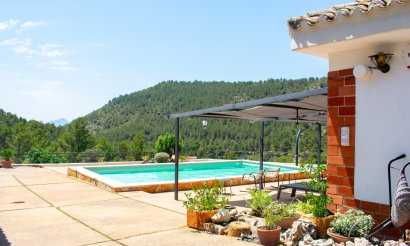 Resale - Villa - Onil
