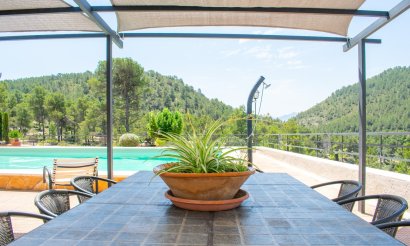 Resale - Villa - Onil