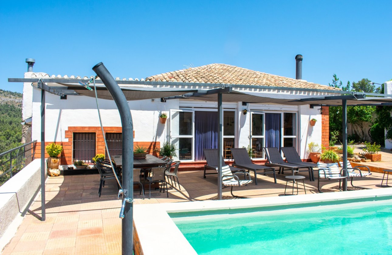 Resale - Villa - Onil