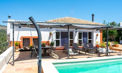 Resale - Villa - Onil