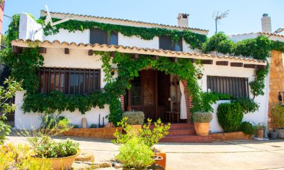 Resale - Villa - Onil