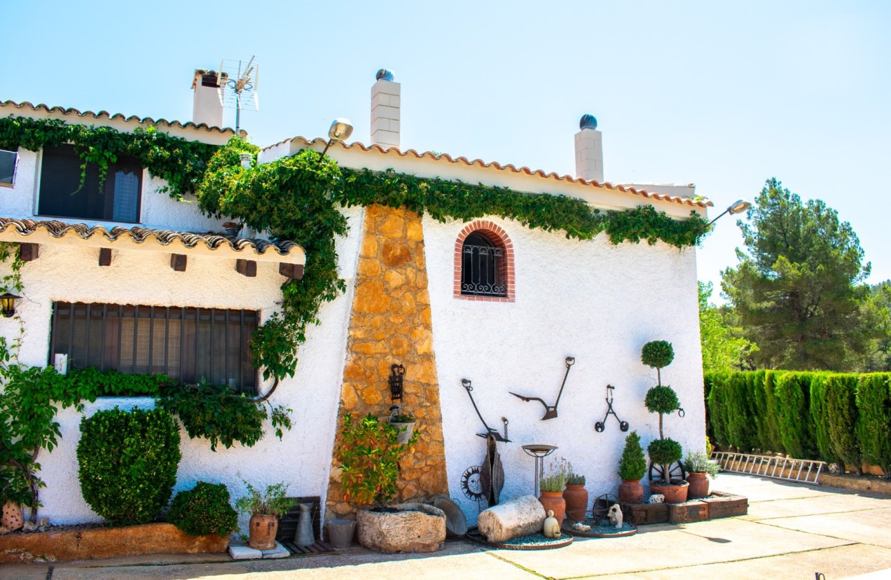 Resale - Villa - Onil