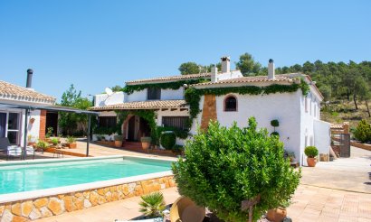 Resale - Villa - Onil