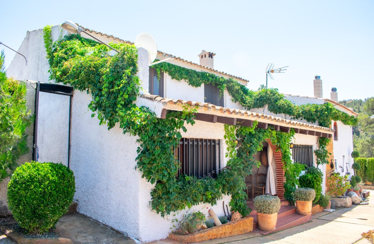 Resale - Villa - Onil